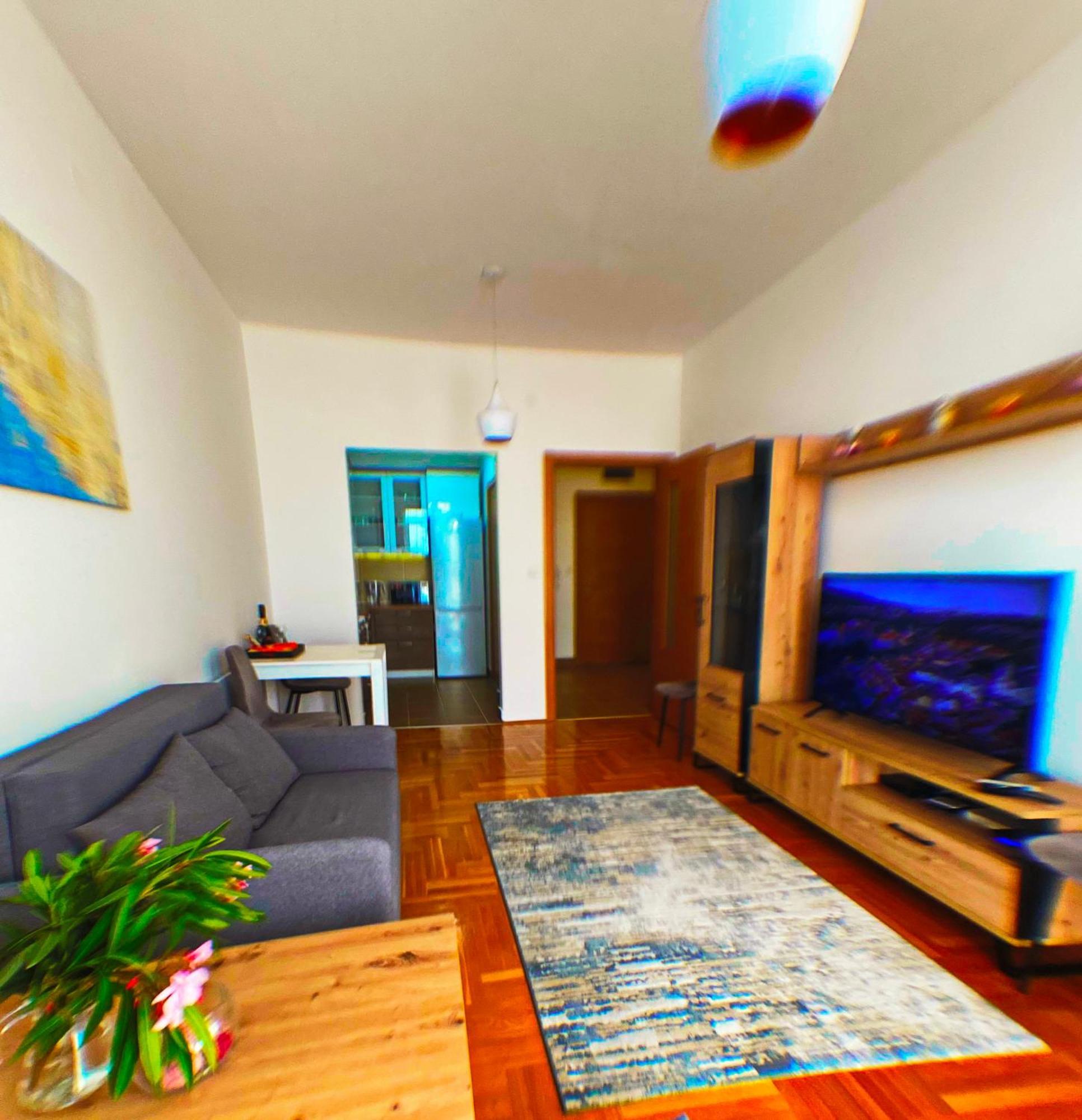 Apartment Sova Tivat Exterior foto